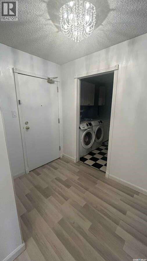 137 209D Cree Place, Saskatoon, SK - Indoor Photo Showing Garage