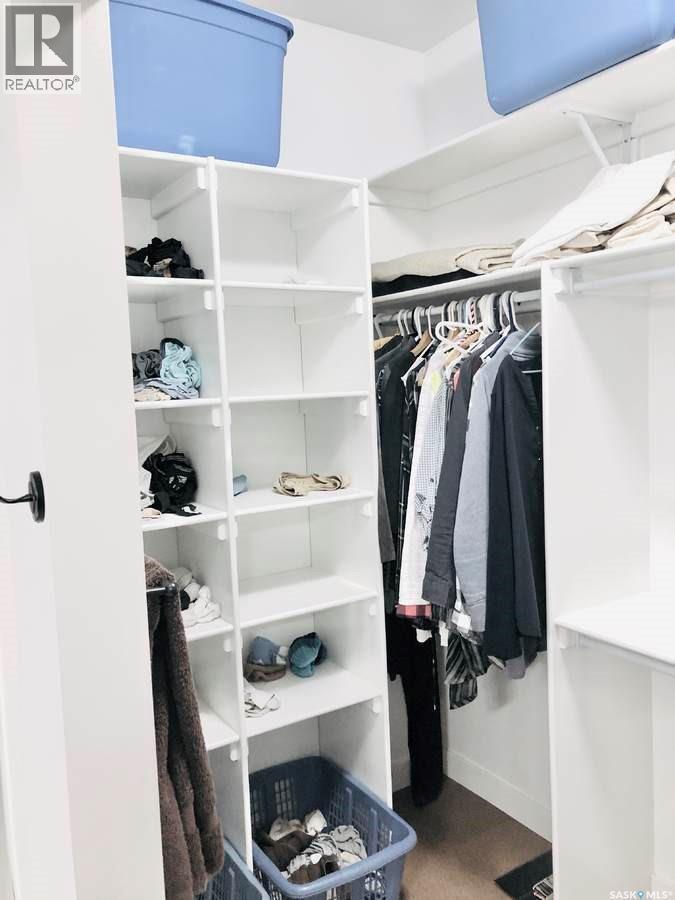 9 Warren Street S, Redvers, SK - Indoor With Storage