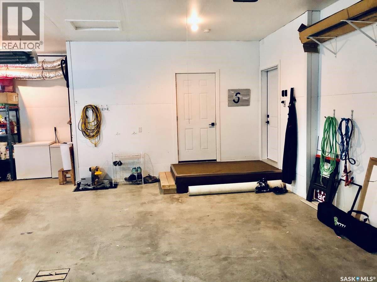 9 Warren Street S, Redvers, SK - Indoor Photo Showing Other Room