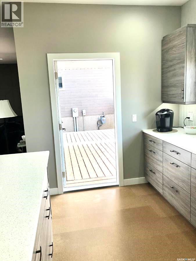 9 Warren Street S, Redvers, SK - Indoor