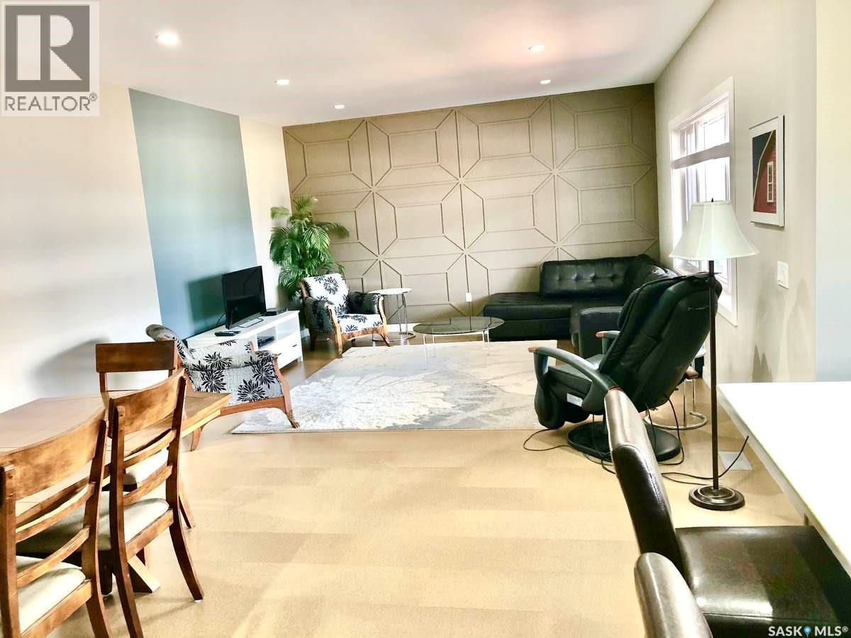 9 Warren Street S, Redvers, SK - Indoor