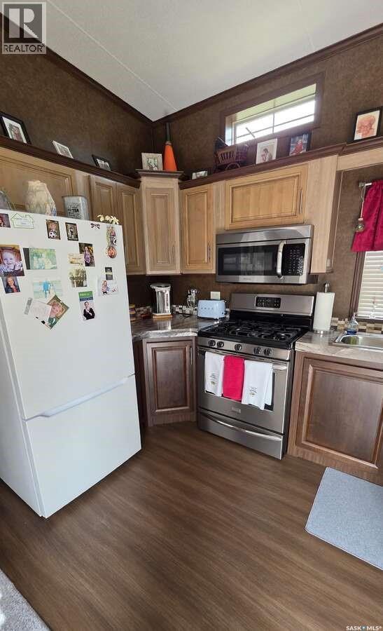 301 Railway Street, Paradise Hill, SK