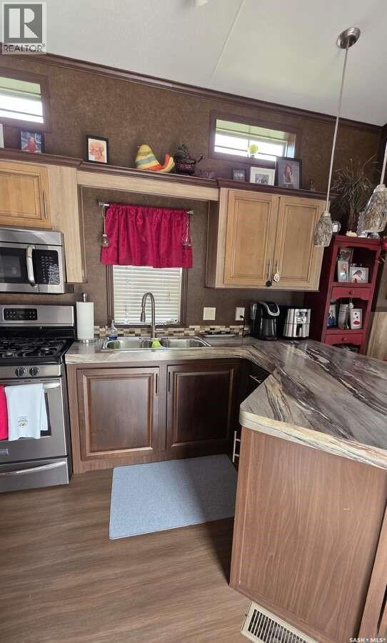 301 Railway Street, Paradise Hill, SK