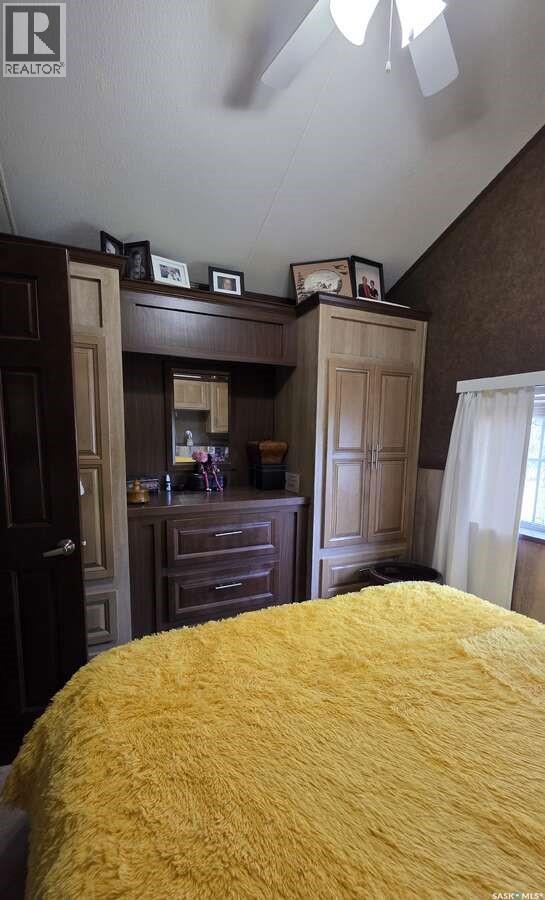 301 Railway Street, Paradise Hill, SK
