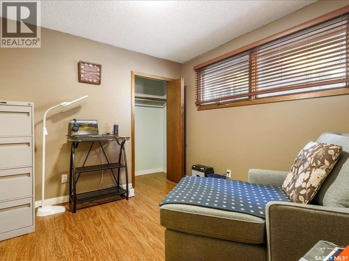 2529 Atkinson Street, Regina, SK - Indoor Photo Showing Bedroom