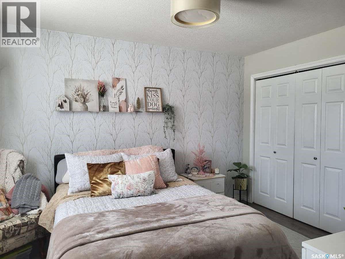 210 Douglas Place, Waseca, SK - Indoor Photo Showing Bedroom