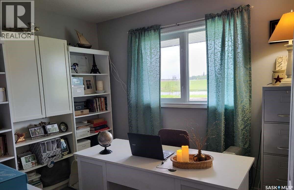 210 Douglas Place, Waseca, SK - Indoor Photo Showing Office