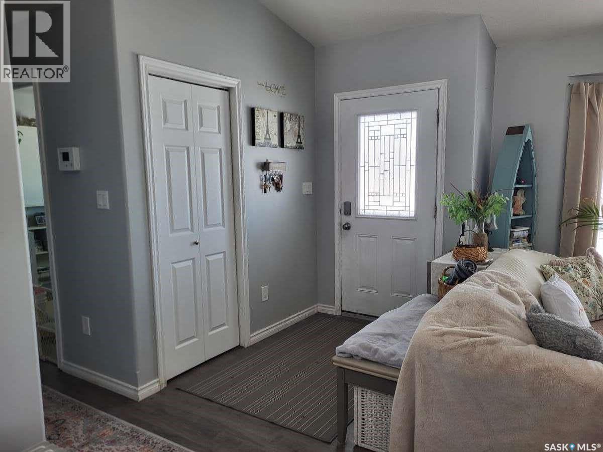 210 Douglas Place, Waseca, SK - Indoor Photo Showing Other Room