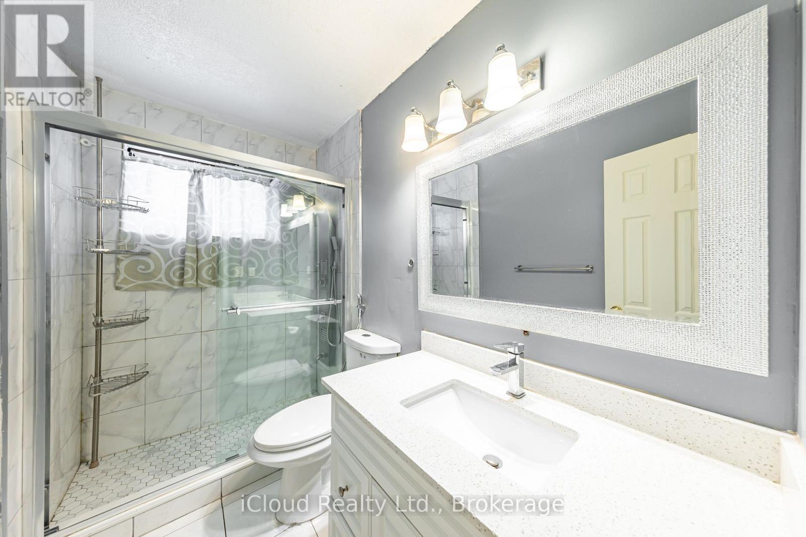 25 Monterrey Drive, Toronto, ON - Indoor Photo Showing Bathroom