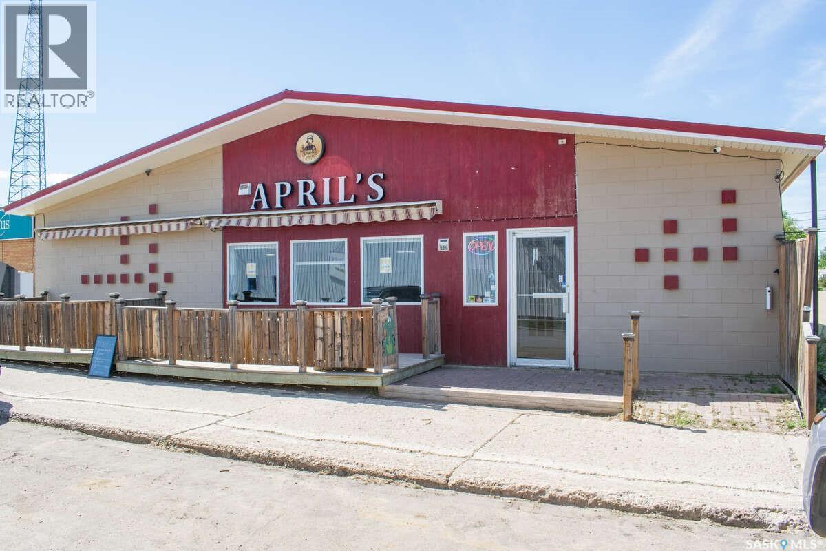 231 Main Street, Central Butte, SK