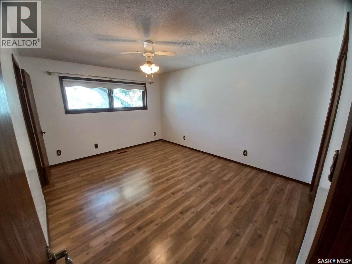 113 5Th Avenue, Gravelbourg, SK - Indoor Photo Showing Other Room