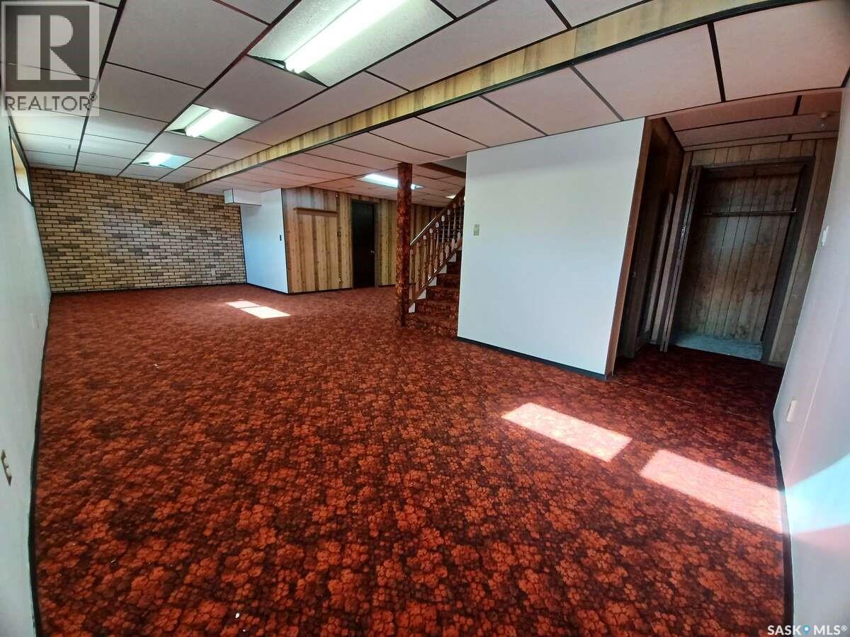 113 5Th Avenue, Gravelbourg, SK - Indoor Photo Showing Other Room