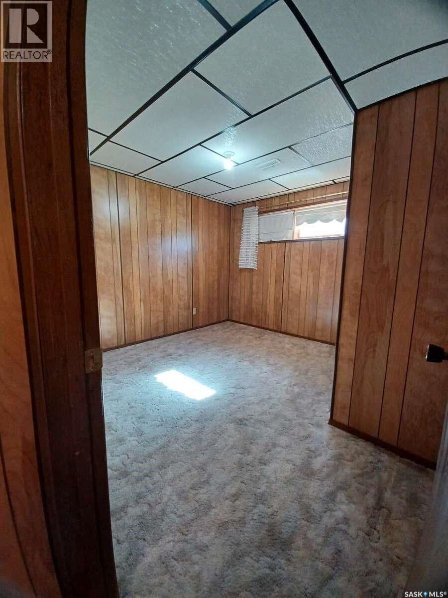 113 5Th Avenue, Gravelbourg, SK - Indoor Photo Showing Other Room