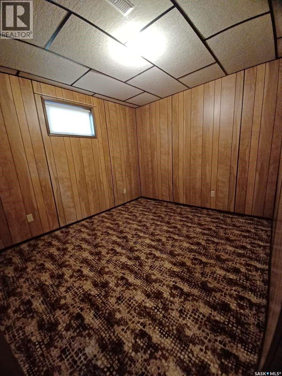 113 5Th Avenue, Gravelbourg, SK - Indoor Photo Showing Other Room