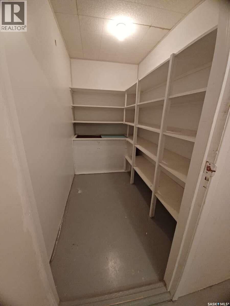 113 5Th Avenue, Gravelbourg, SK - Indoor With Storage