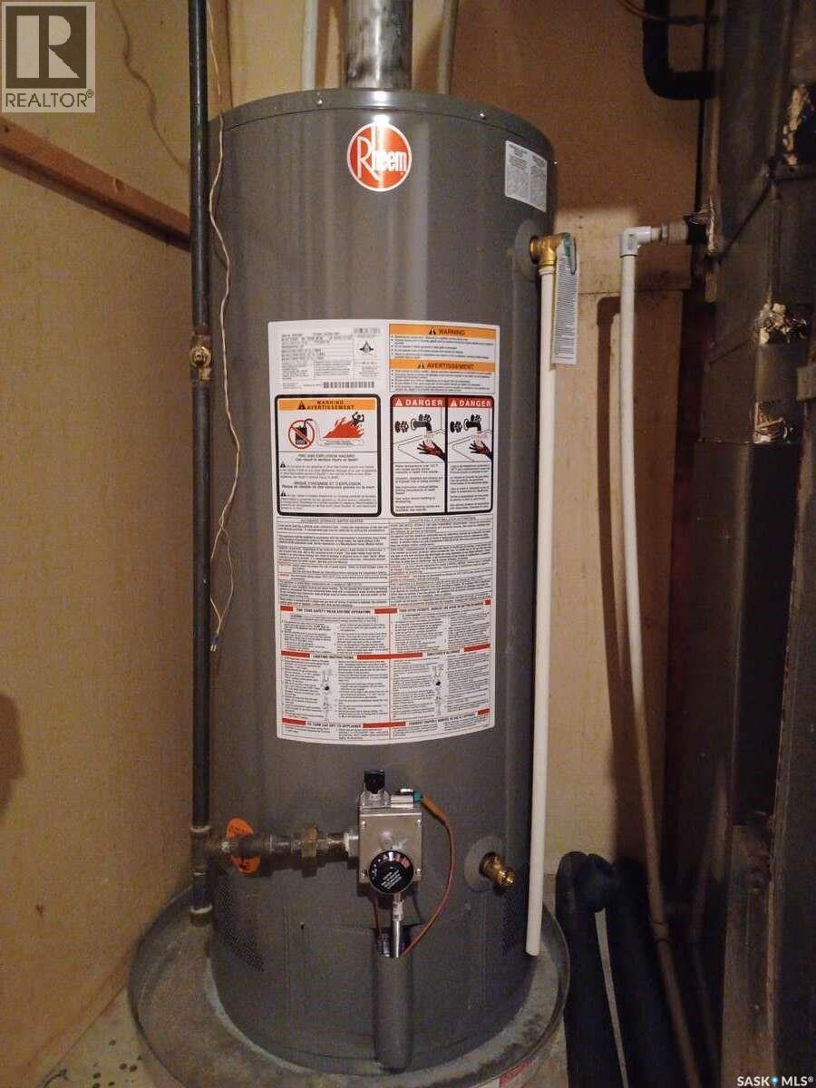 113 5Th Avenue, Gravelbourg, SK - Indoor Photo Showing Basement