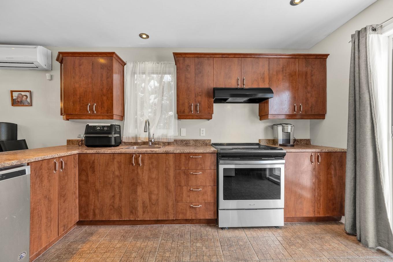 Cuisine - 8570 Rue Henri-Julien, Mirabel, QC - Indoor Photo Showing Kitchen