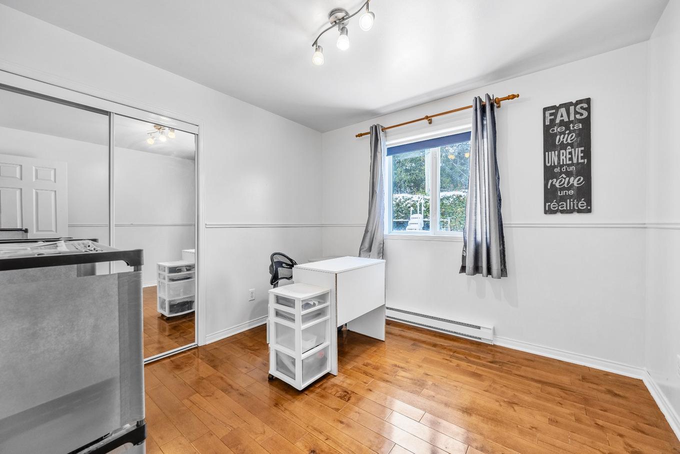 Chambre à coucher - 8570 Rue Henri-Julien, Mirabel, QC - Indoor