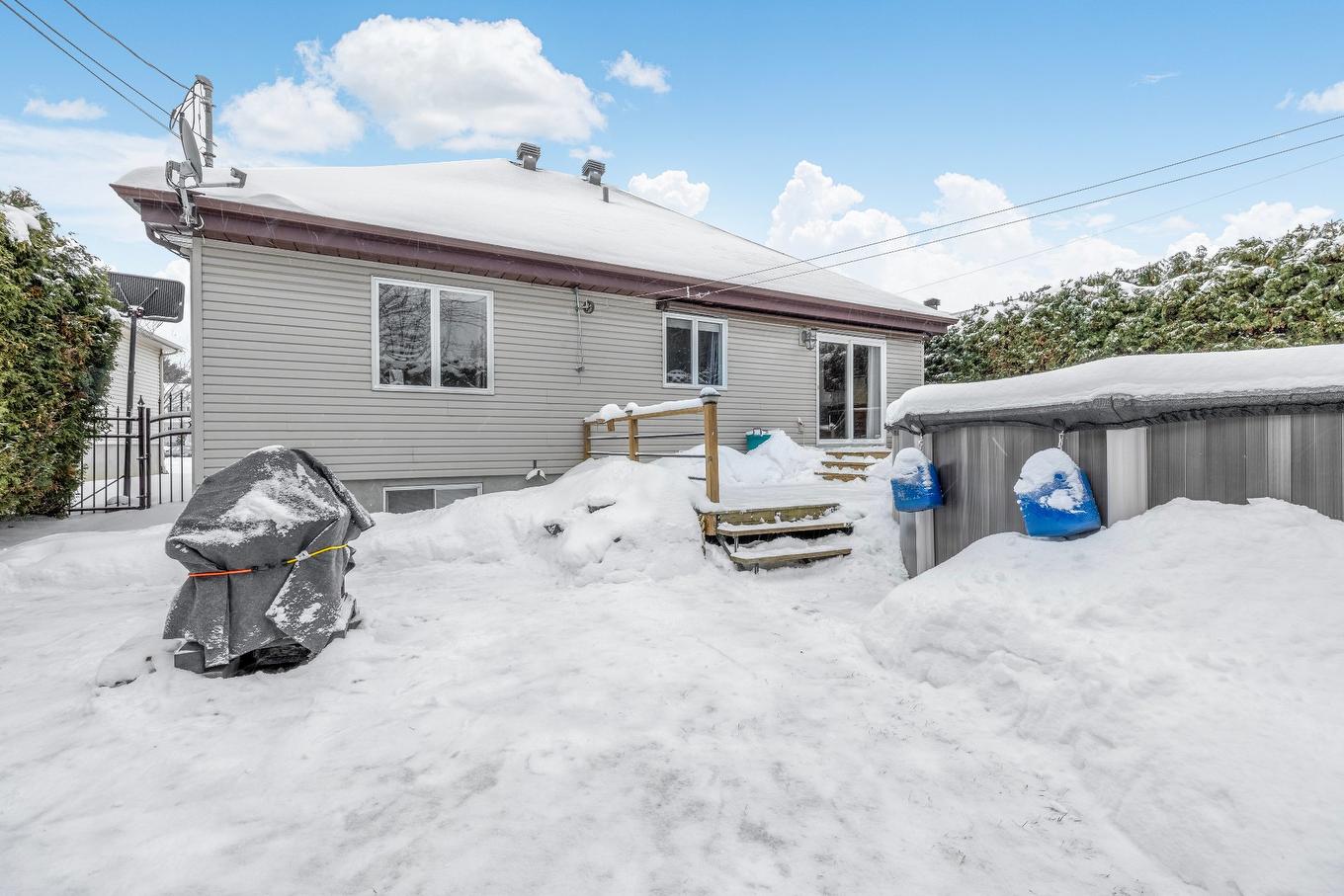 Face arrière - 8570 Rue Henri-Julien, Mirabel, QC - Outdoor