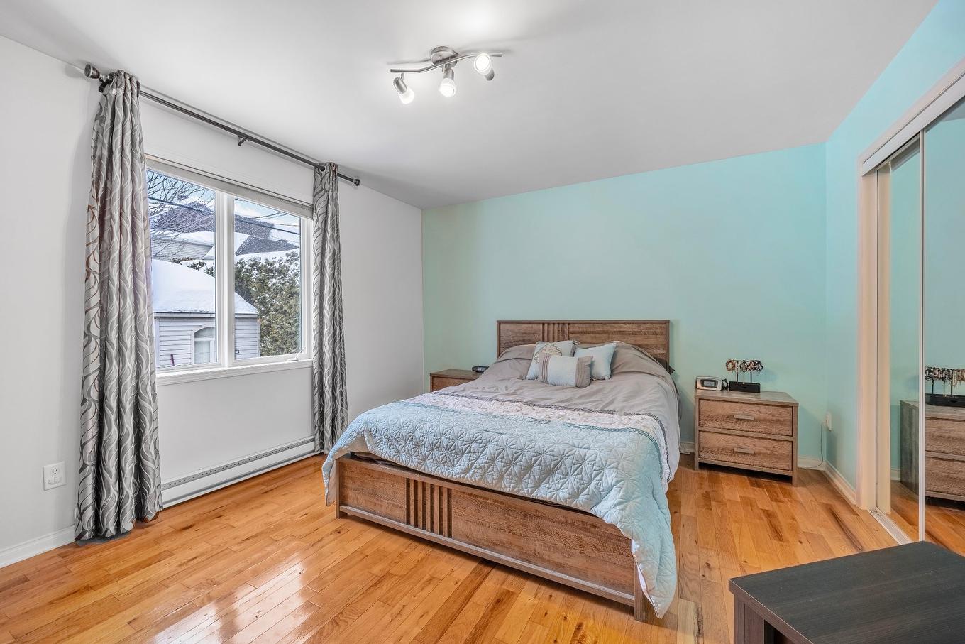 Chambre à coucher - 8570 Rue Henri-Julien, Mirabel, QC - Indoor Photo Showing Bedroom