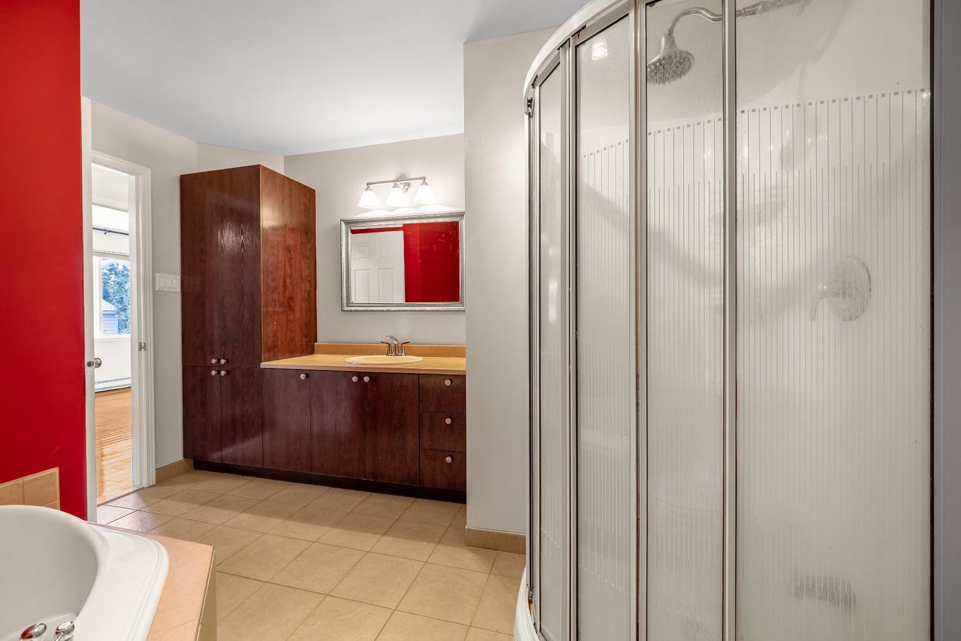 Salle de bains - 8570 Rue Henri-Julien, Mirabel, QC - Indoor Photo Showing Bathroom