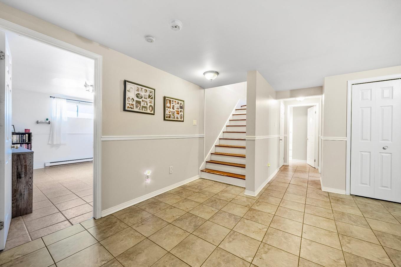 Salle familiale - 8570 Rue Henri-Julien, Mirabel, QC - Indoor Photo Showing Other Room