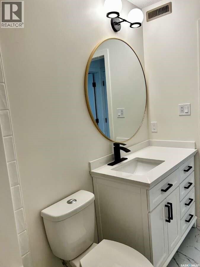855 Princess Street, Regina, SK - Indoor Photo Showing Bathroom