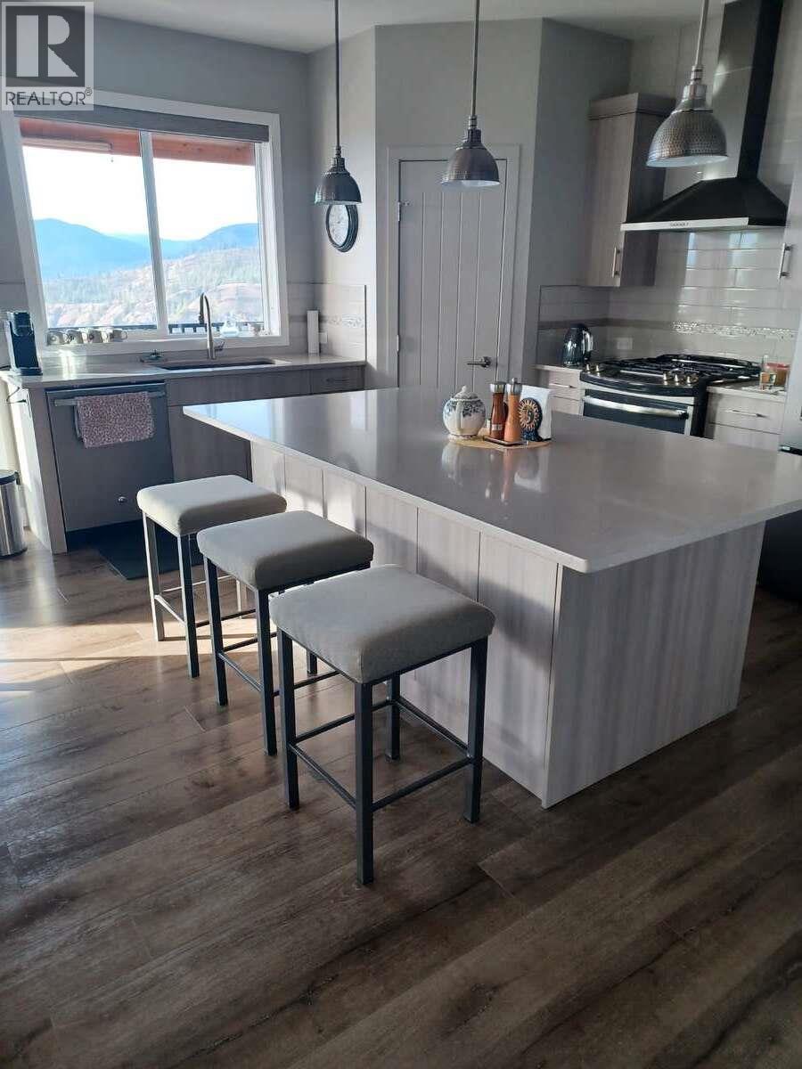 1120 Holden Road, Penticton, BC - Indoor