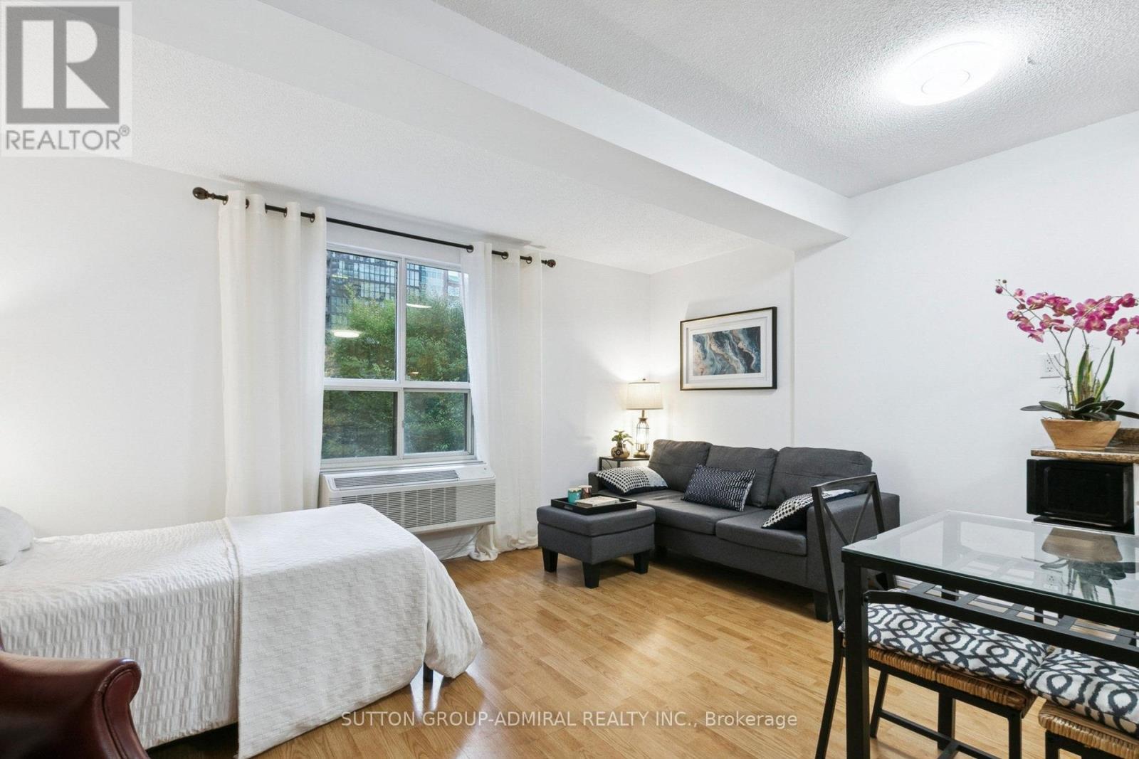 305 - 88 Charles Street, Toronto, ON - Indoor Photo Showing Bedroom