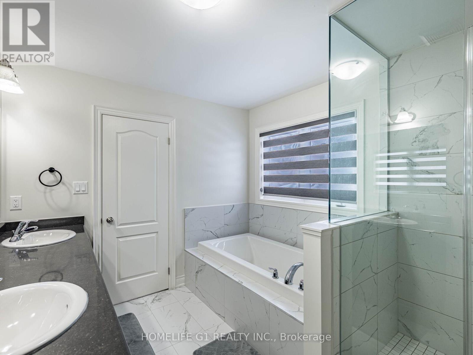 8 Vetch Street, Brampton, ON - Indoor Photo Showing Bathroom