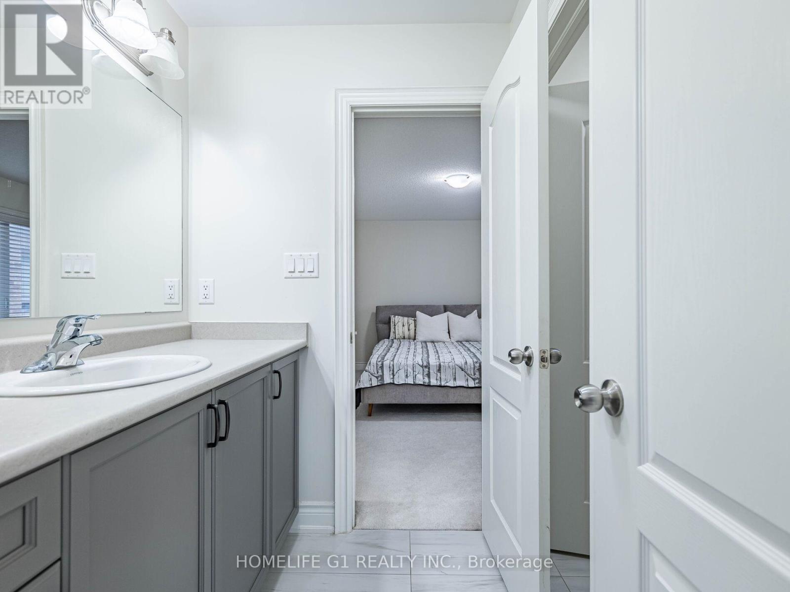 8 Vetch Street, Brampton, ON - Indoor Photo Showing Bathroom