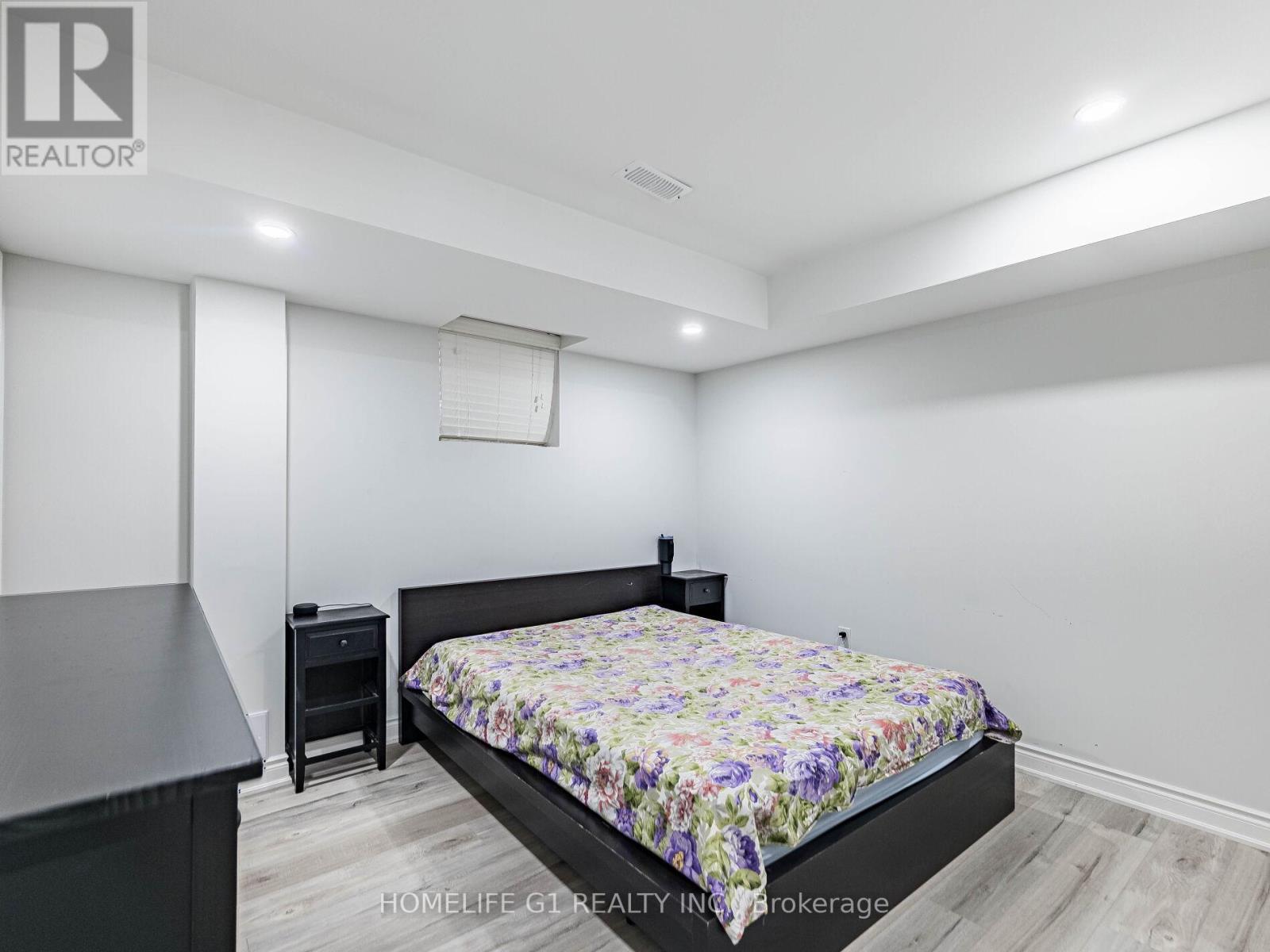 8 Vetch Street, Brampton, ON - Indoor Photo Showing Bedroom