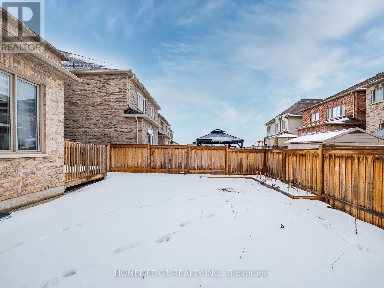 8 Vetch Street, Brampton, ON - Outdoor