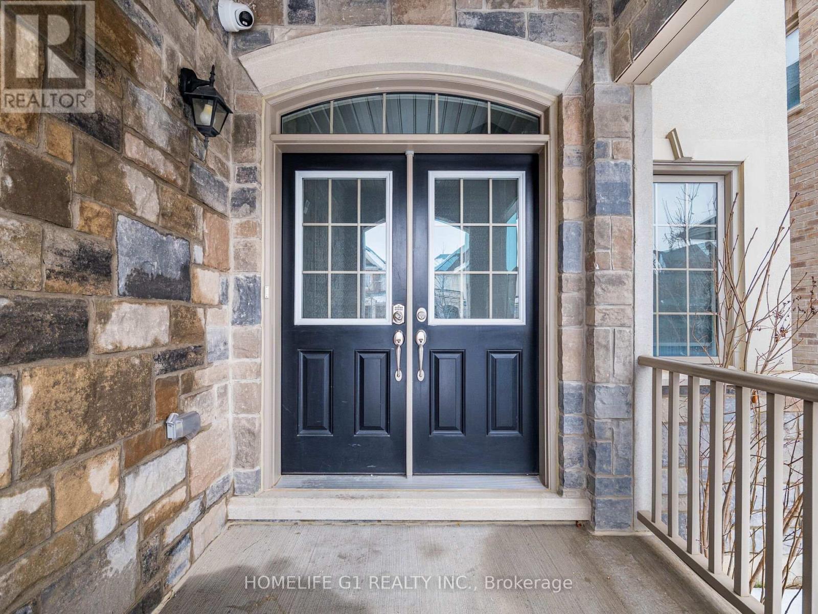 8 Vetch Street, Brampton, ON - Outdoor