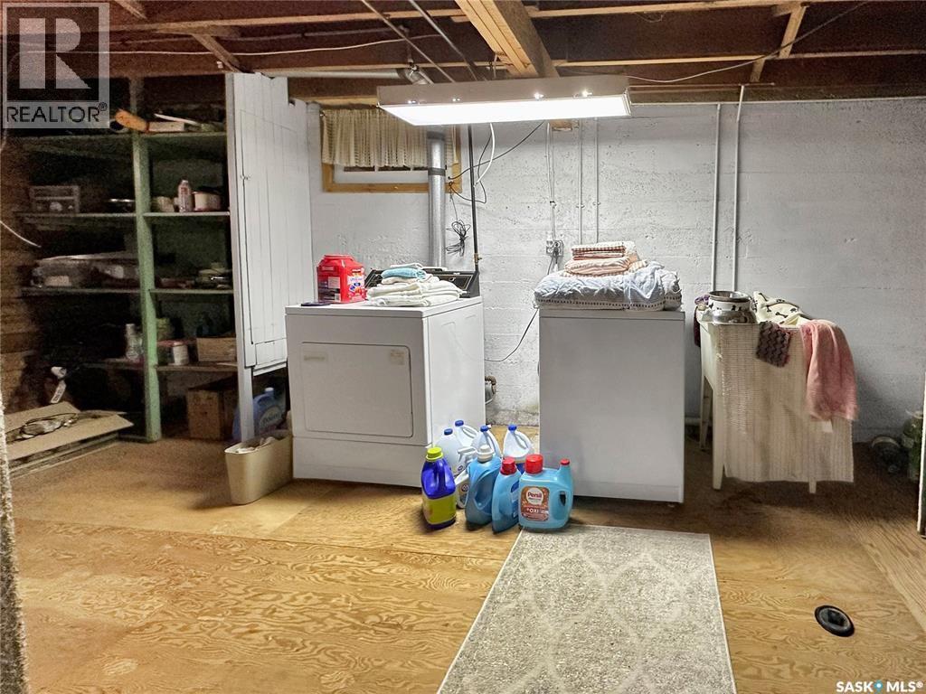 Marlas Place, Fertile Belt Rm No. 183, SK - Indoor