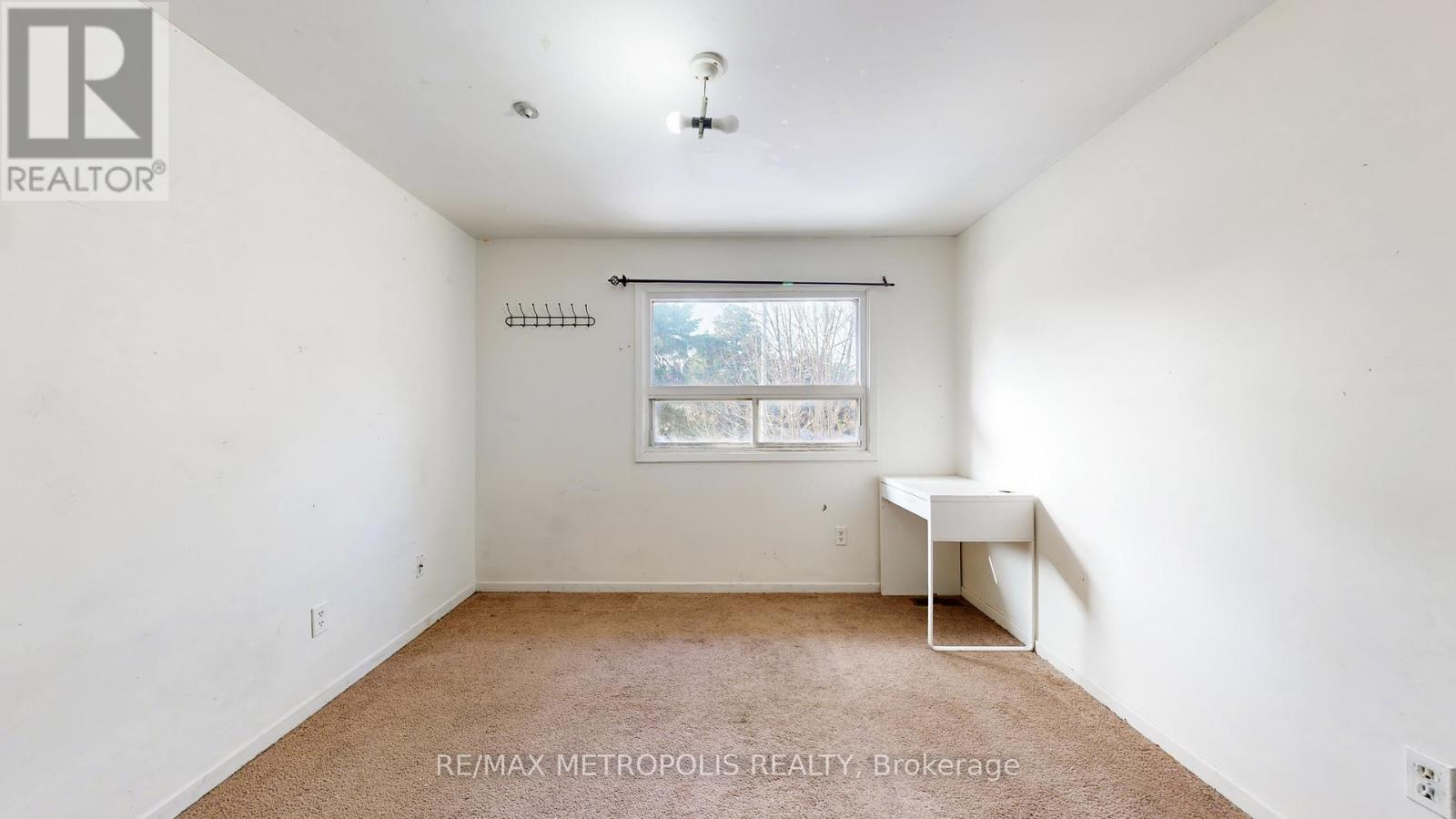 18 - 11 Livonia Place, Toronto, ON - Indoor Photo Showing Other Room