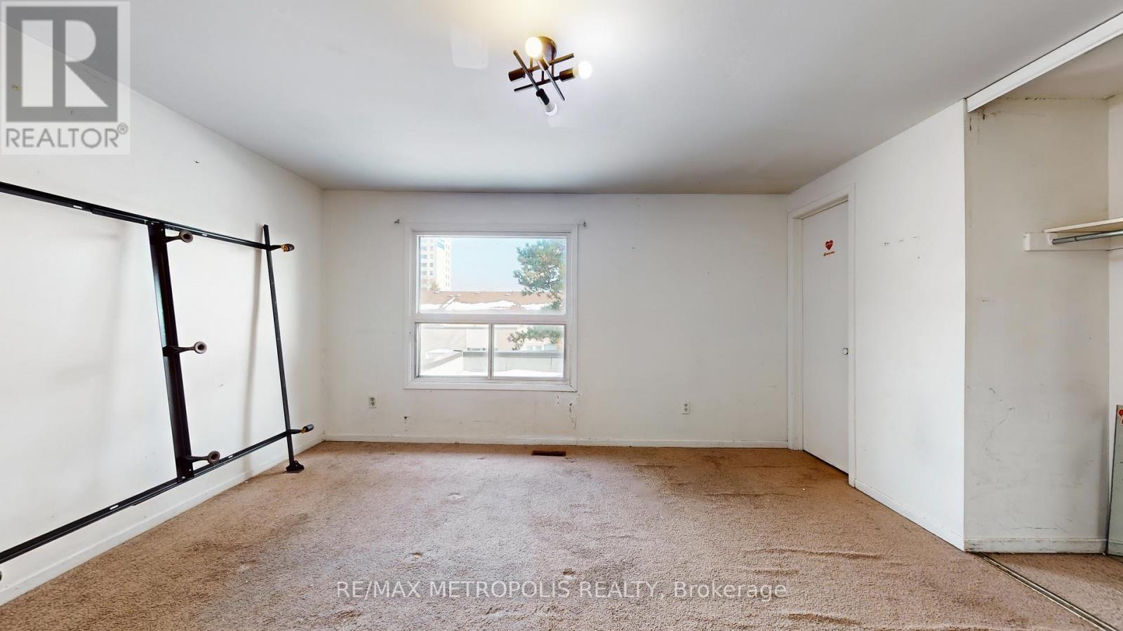 18 - 11 Livonia Place, Toronto, ON - Indoor Photo Showing Other Room