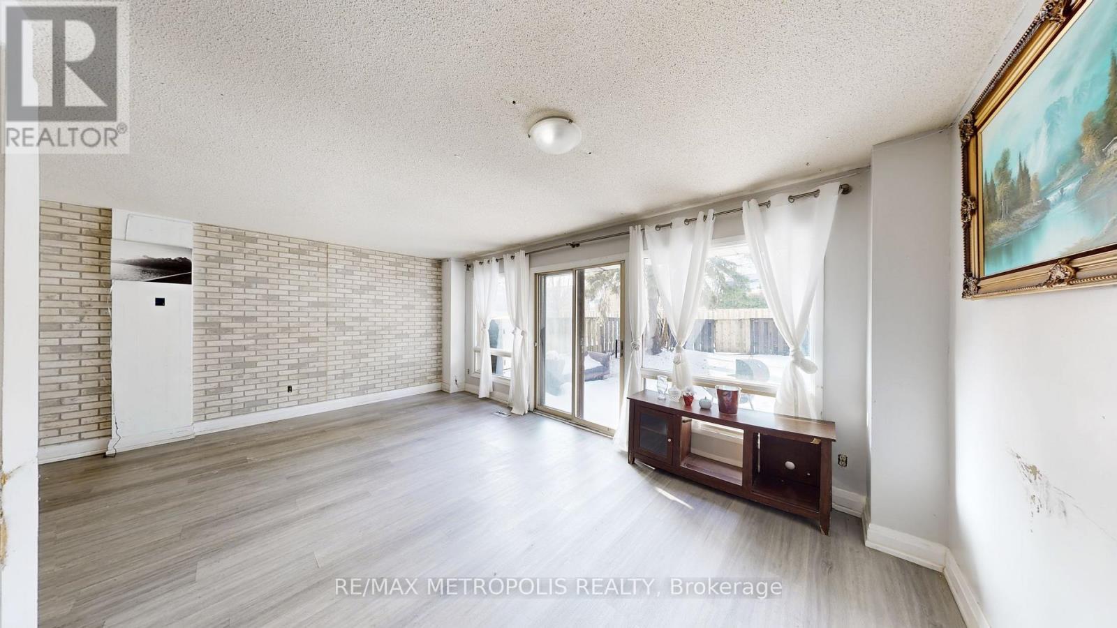 18 - 11 Livonia Place, Toronto, ON - Indoor Photo Showing Other Room