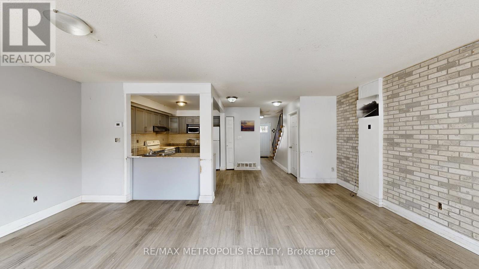 18 - 11 Livonia Place, Toronto, ON - Indoor Photo Showing Kitchen