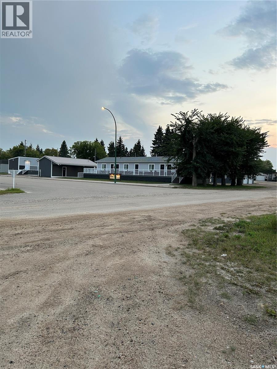 31 And 11 Main Street, Leoville, SK