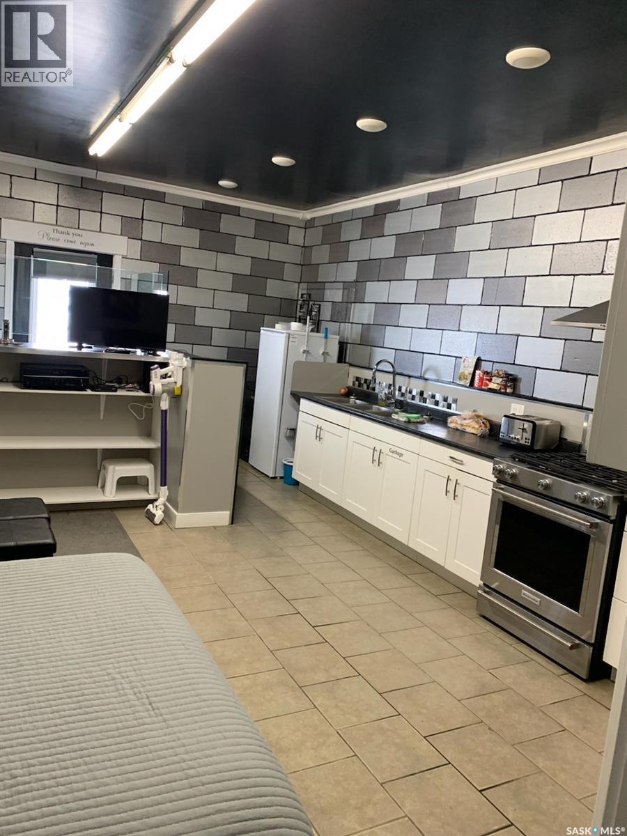 31 And 11 Main Street, Leoville, SK