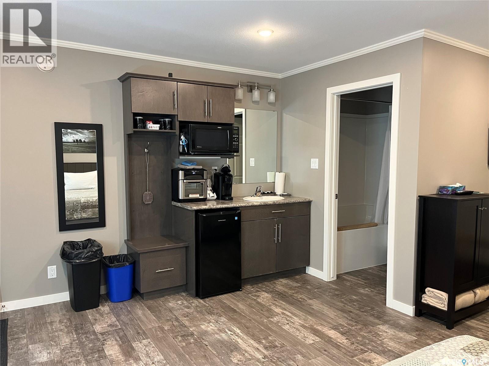 31 And 11 Main Street, Leoville, SK