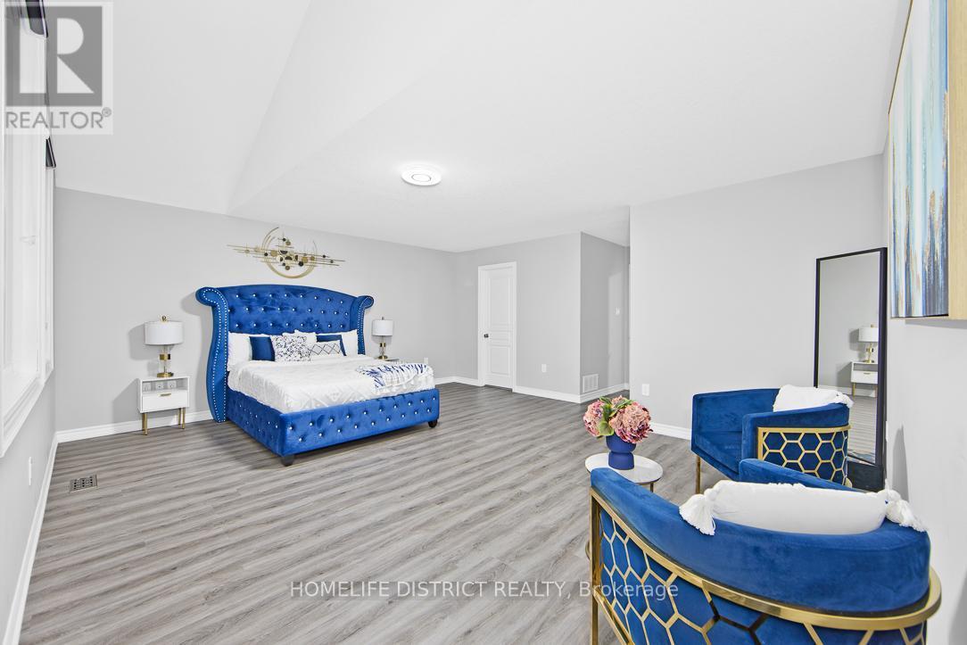 74 Hall Avenue, Guelph, ON - Indoor Photo Showing Bedroom