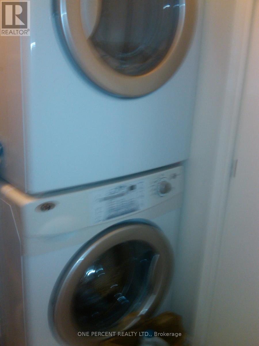 1603 - 95 Bronson Avenue, Ottawa, ON - Indoor Photo Showing Laundry Room