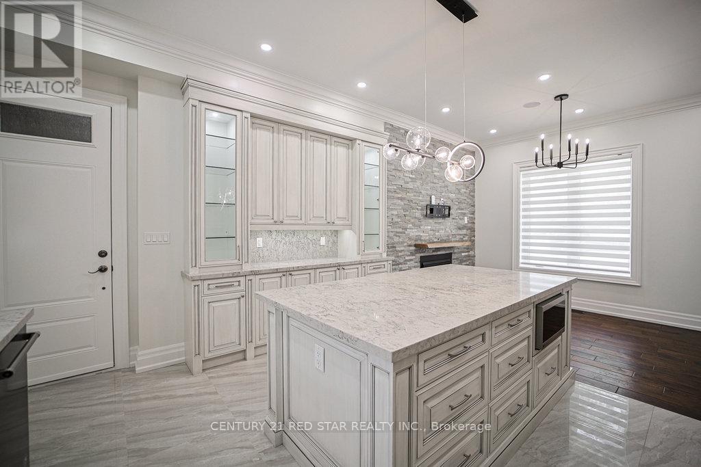 164 Elmhurst Drive, Toronto, ON - Indoor Photo Showing Kitchen With Upgraded Kitchen