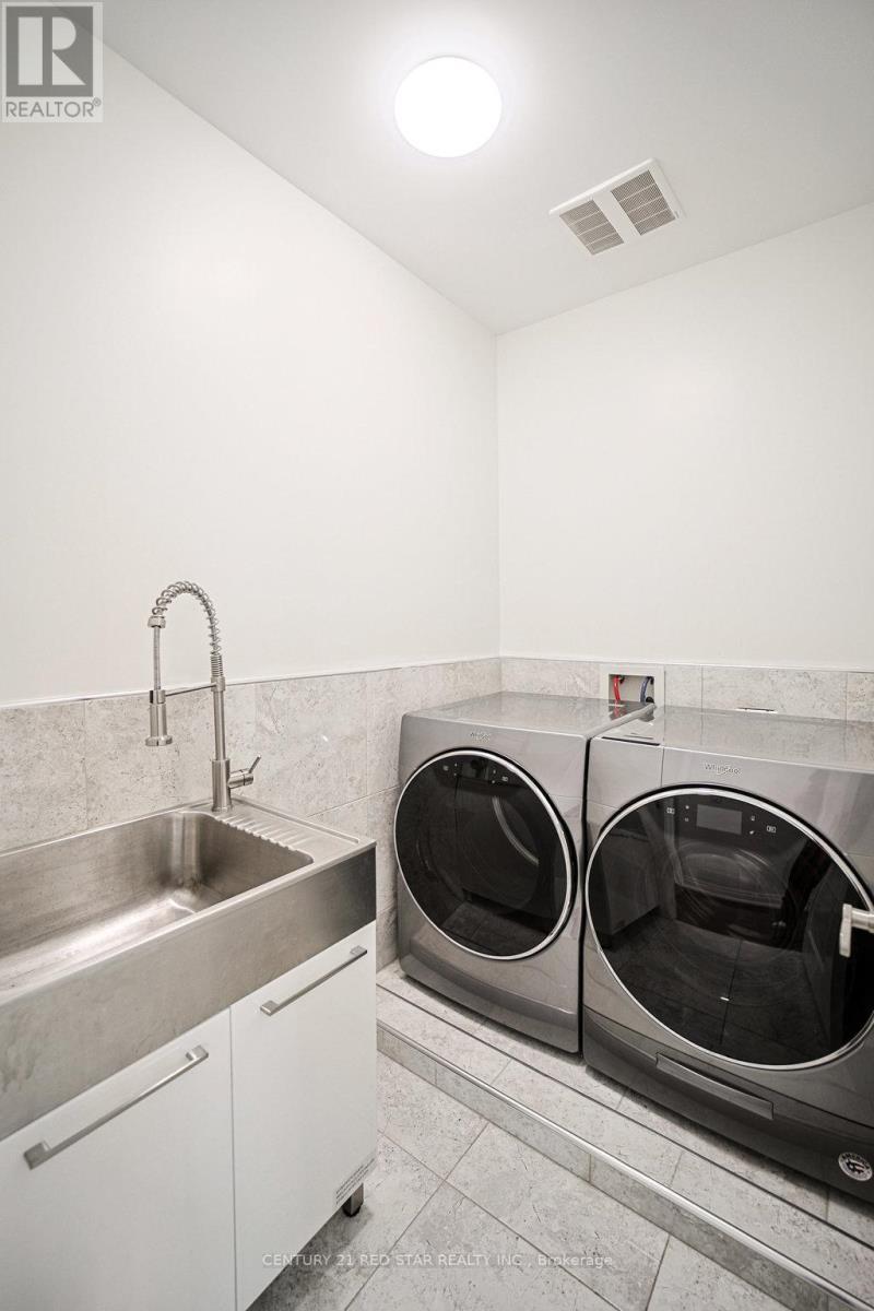 164 Elmhurst Drive, Toronto, ON - Indoor Photo Showing Laundry Room