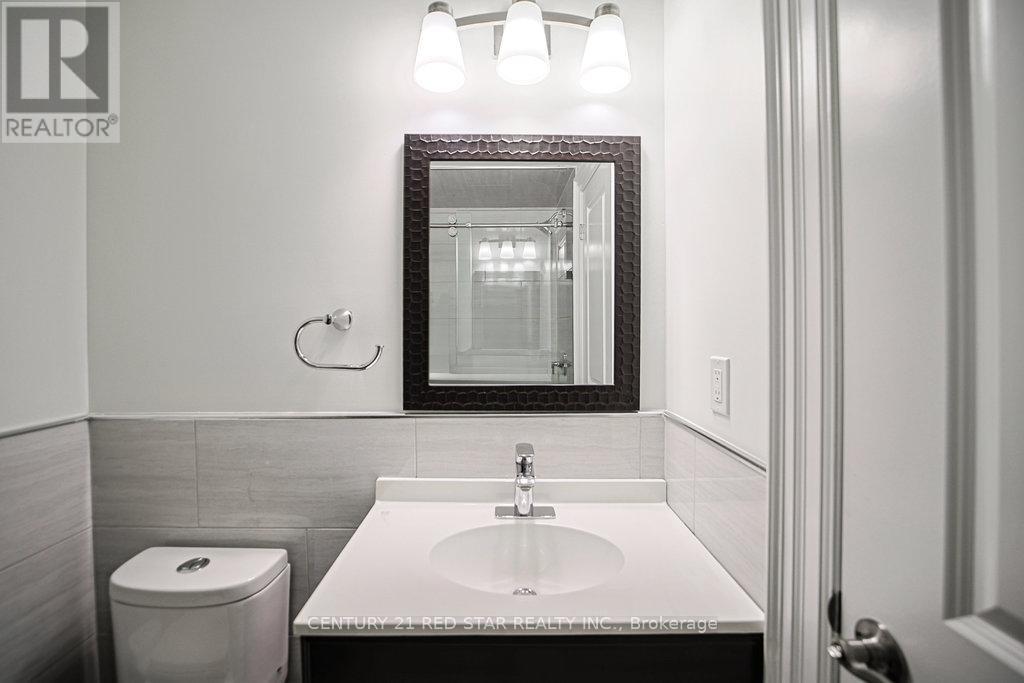 164 Elmhurst Drive, Toronto, ON - Indoor Photo Showing Bathroom
