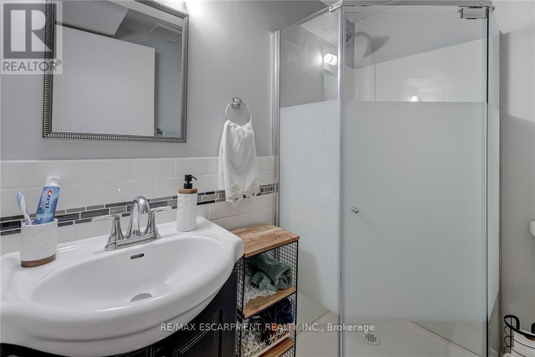 48 - 2825 Gananoque Drive, Mississauga, ON - Indoor Photo Showing Bathroom