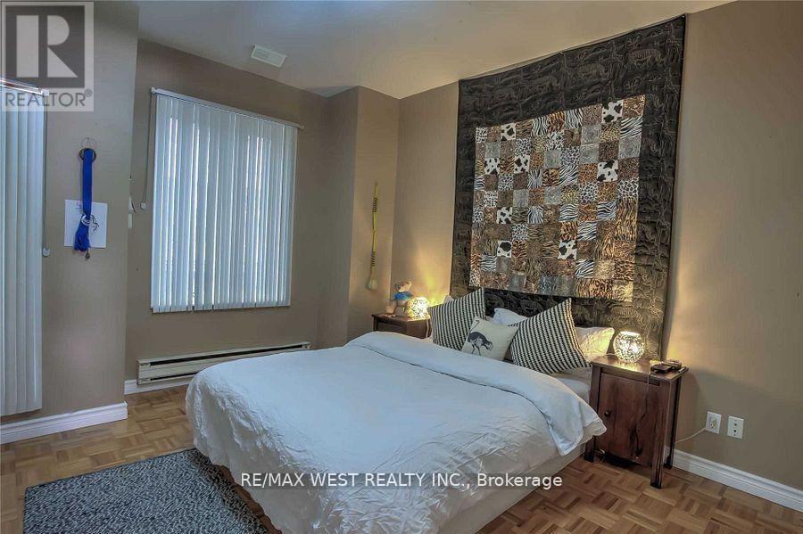472 Symington Avenue, Toronto, ON - Indoor Photo Showing Bedroom