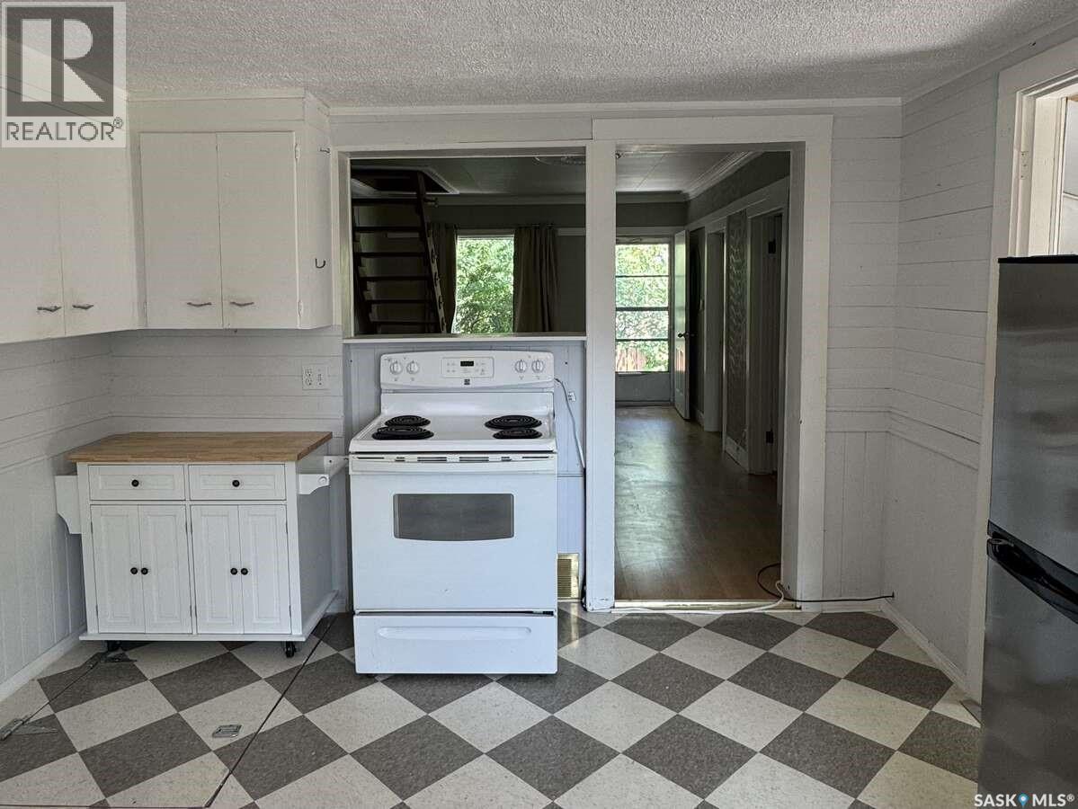 114 3Rd Avenue, Climax, SK - Indoor Photo Showing Kitchen